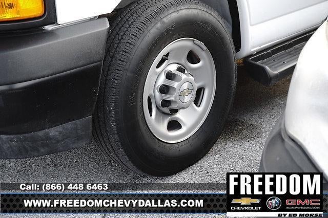 2023 Chevrolet Express Passenger 3500 1LS