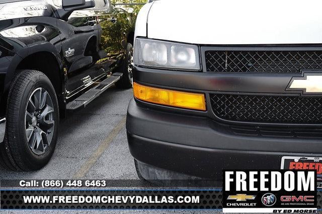 2023 Chevrolet Express Passenger 3500 1LS