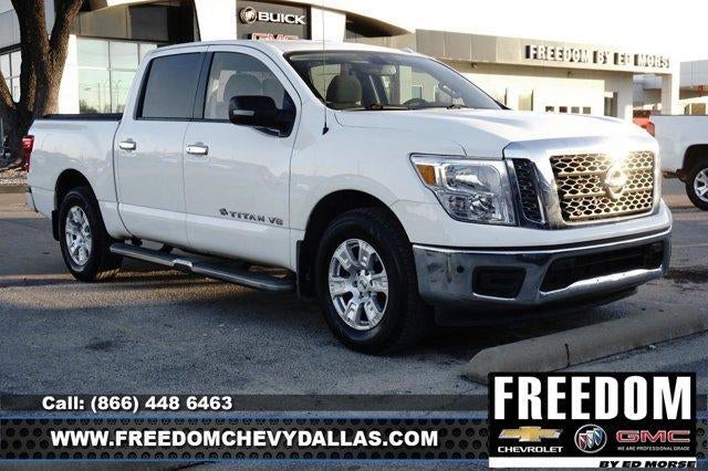 2018 Nissan TITAN SV