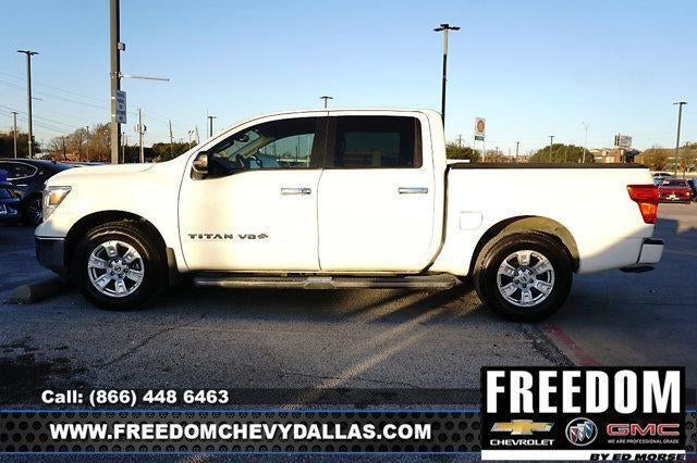 2018 Nissan TITAN SV