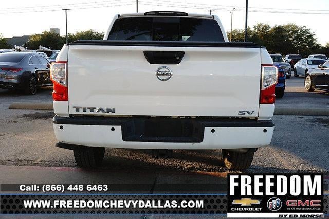 2018 Nissan TITAN SV