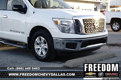 2018 Nissan TITAN SV