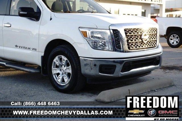2018 Nissan TITAN SV