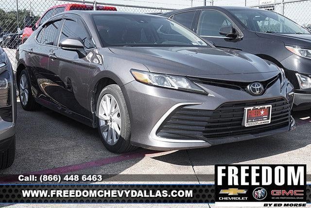 2023 Toyota Camry LE's photo
