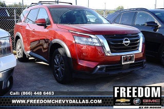 2024 Nissan Pathfinder SV