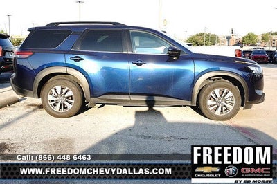 2025 Nissan Pathfinder SV