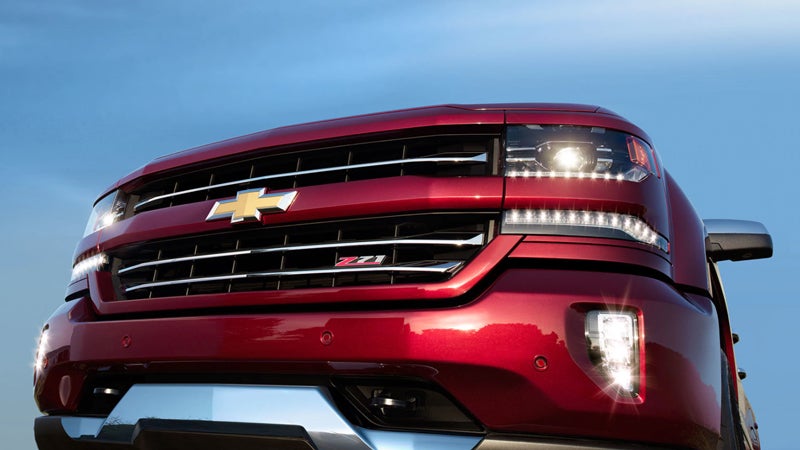 2018 Chevrolet Silverado 1500 front grill and emblem